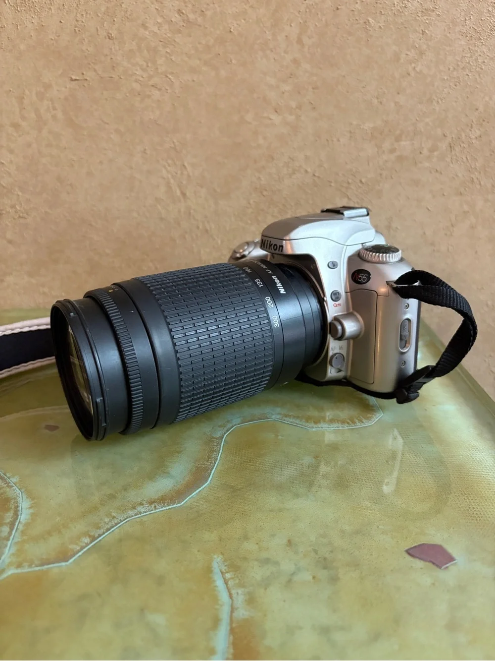 Nikon AF NIKKOR 70-300mm zoom lens 4-5.6f G